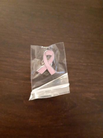 Pins' octobre rose