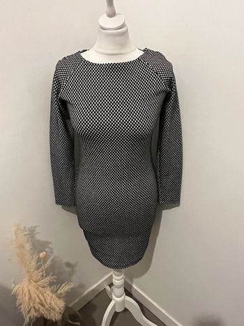 Robe noire et blanche Mango S