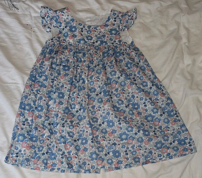 Robe en liberty, créatrice "Passeplume", 5 ans. Neuve - photo numéro 3