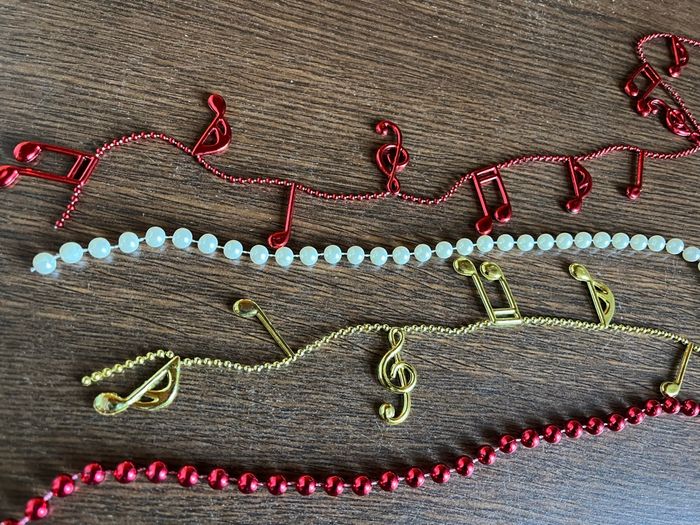 Grandes guirlandes pour décorer un grand sapin ou utiliser lors d’une fête . - photo numéro 2