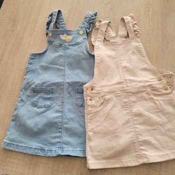Lot 2 robes salopettes 3ans 