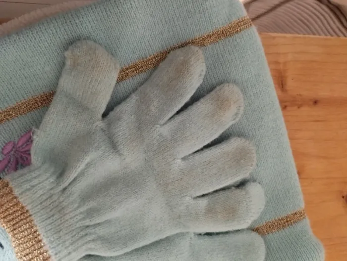 Lot de vêtements jumelles en taille 2 ans - photo numéro 17