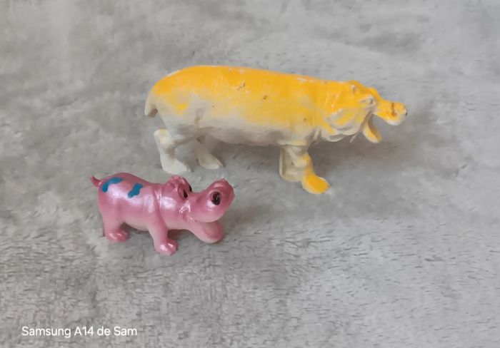 Lot de 2 figurines animaux hippopotame