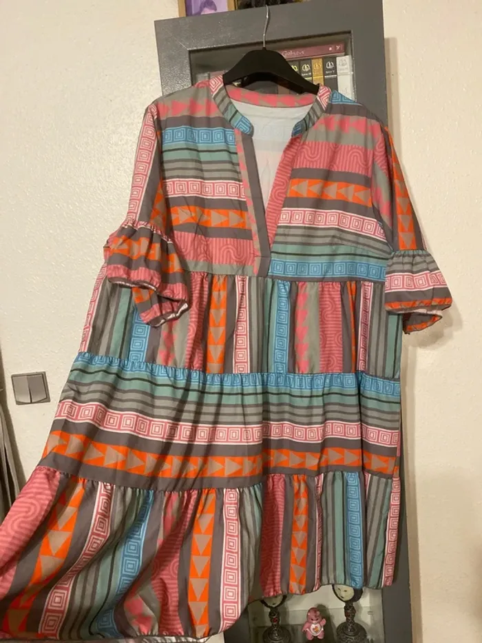 superbe robe d’été SHEIN 2xl= 52 neuve