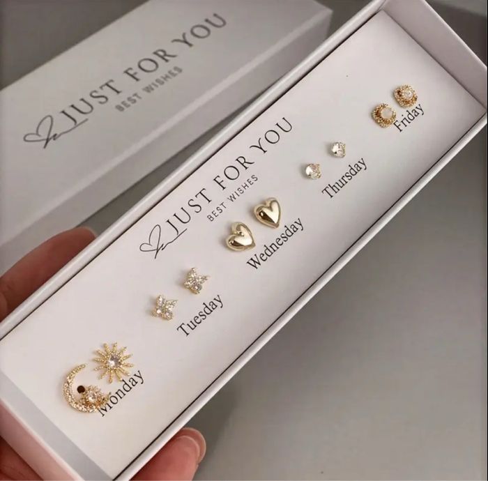 Set de boucles d'oreilles - 5 paires pour toute la semaine