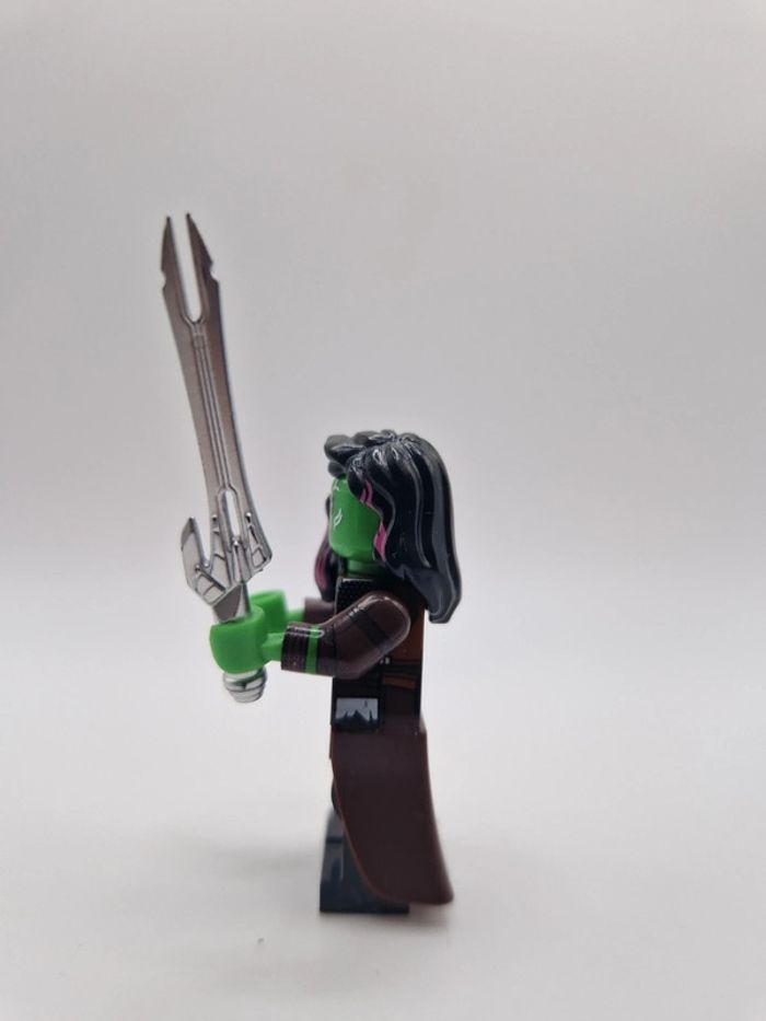 Figurine type lego Gamora les gardiens de la galaxie Marvel - photo numéro 2