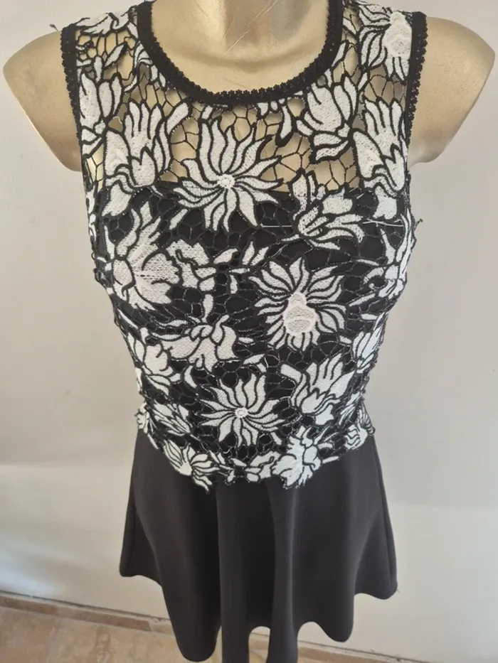 Robe légère noire et blanche - Taille S - Élégante & estivale" - photo numéro 3