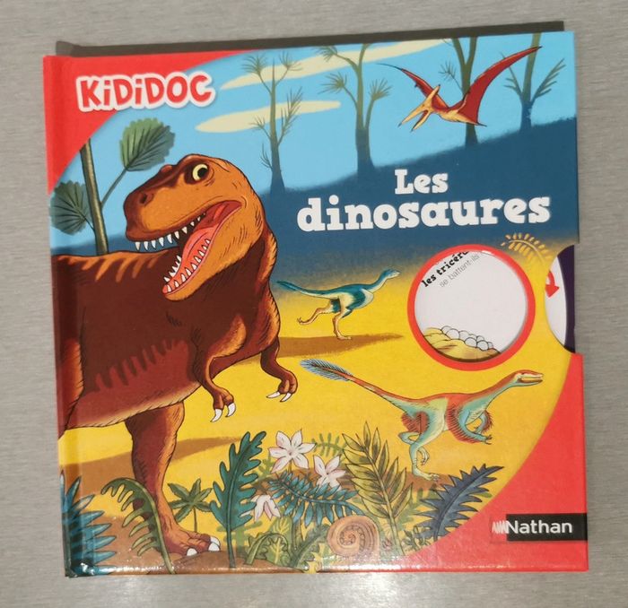 Livre pop up Kididoc Les dinosaures