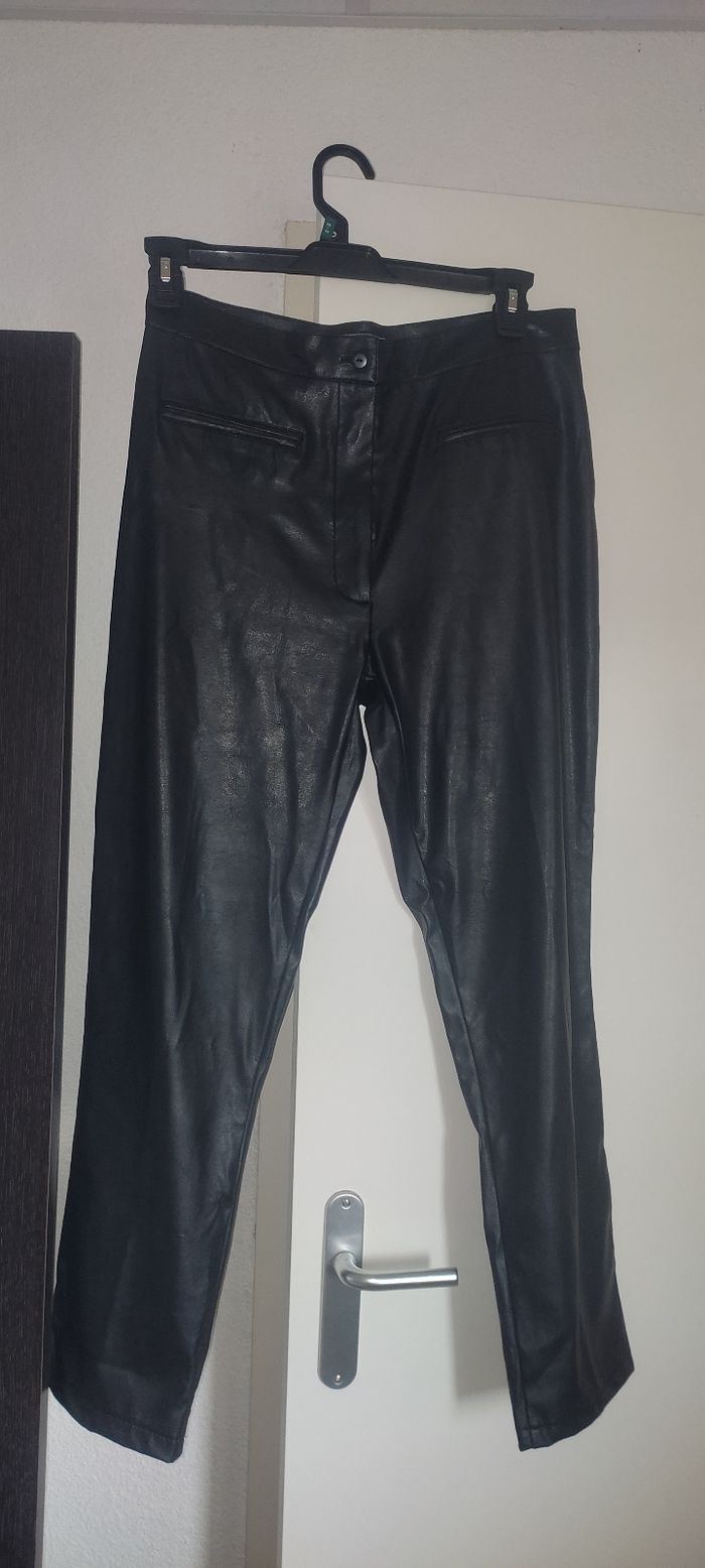 Pantalon simili cuir noir T 46