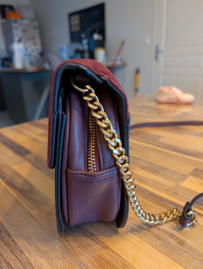 Petit sac bandoulière violine chaîne dorée - photo numéro 10