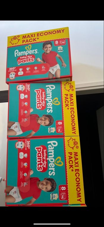 174 couches pants taille 8 Pampers 