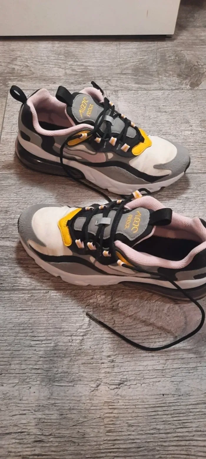 Basket femme Nike Air Max 270 React taille 38,5 - photo numéro 3