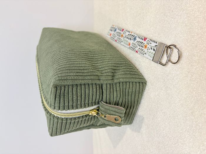 Trousse de toilette XL couleur kaki fleurie - photo numéro 2