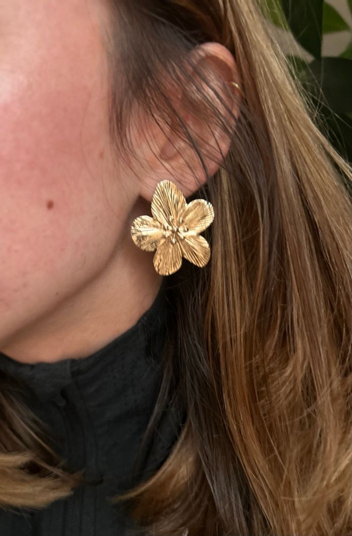 Bijoux fleurs dorés - photo numéro 3