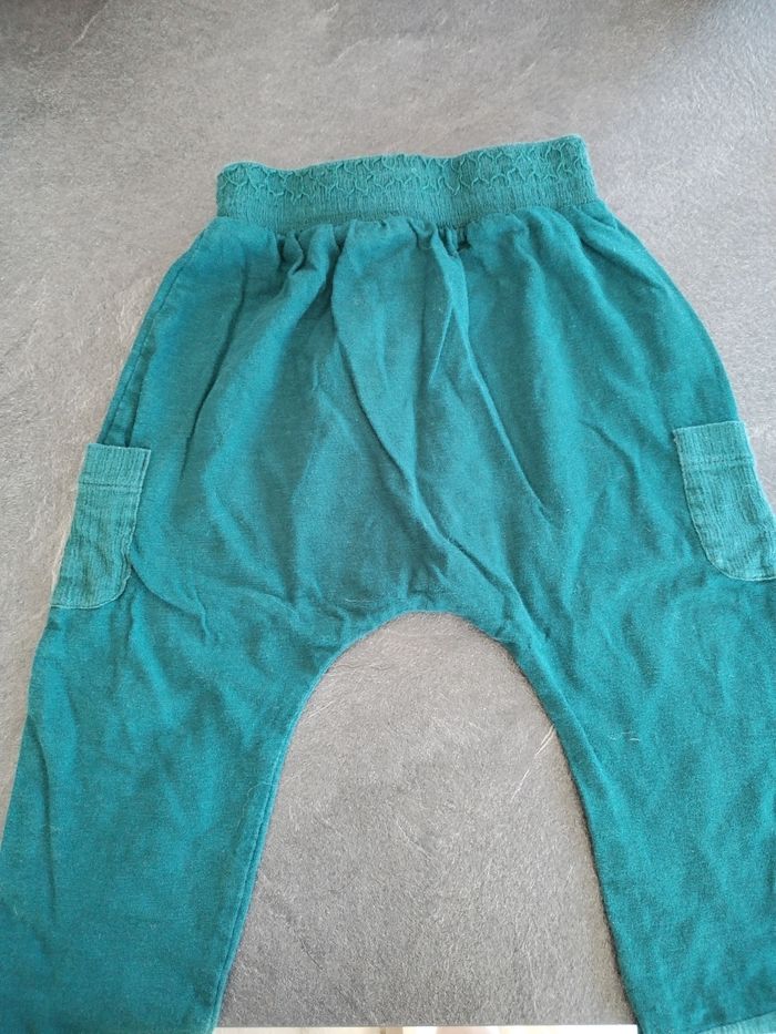Pantalon vert sapin kiabi 18 mois