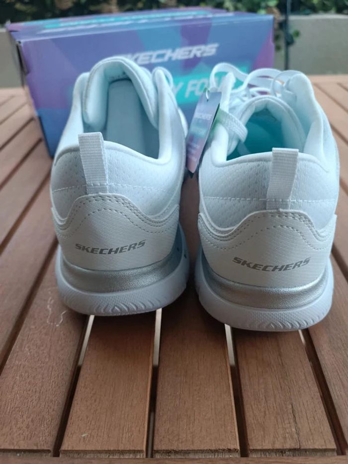 Baskets Skechers femme pointure 42 - photo numéro 3