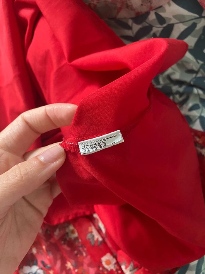 Robe rouge fleurie Zara - photo numéro 5