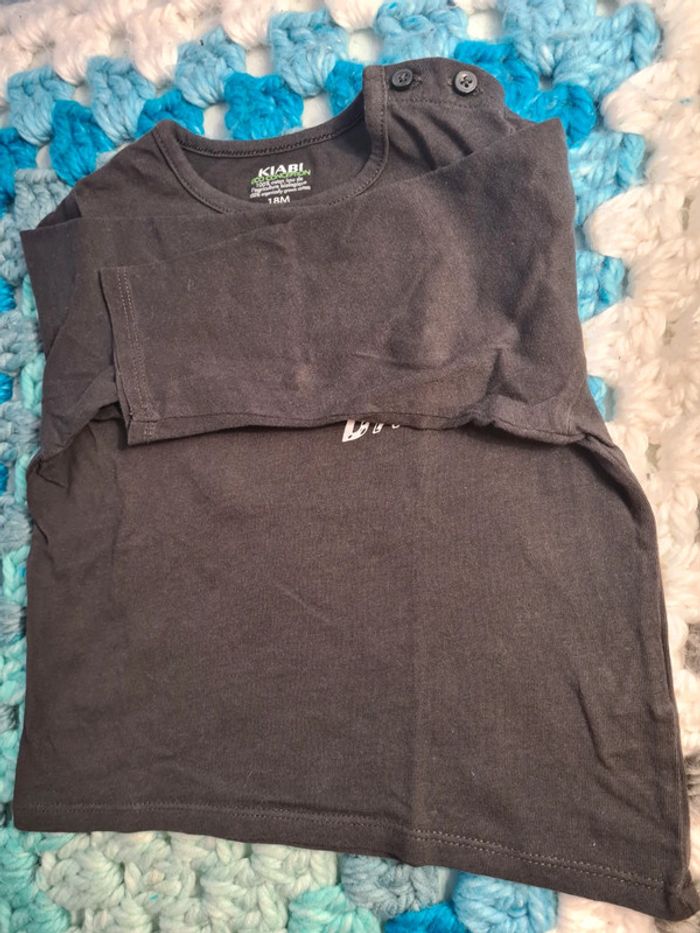 Tee-shirts manches longues 18 mois à donner - photo numéro 2