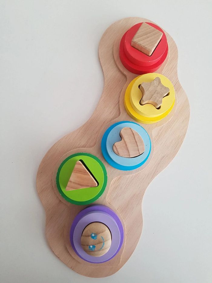 Puzzle en bois à emboîtement chenille des formes et couleurs - photo numéro 3