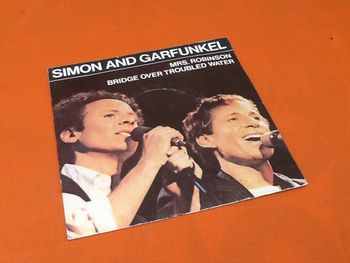Vinyle 45 tours Simon and Garfunkel Mrs Simon (1982)