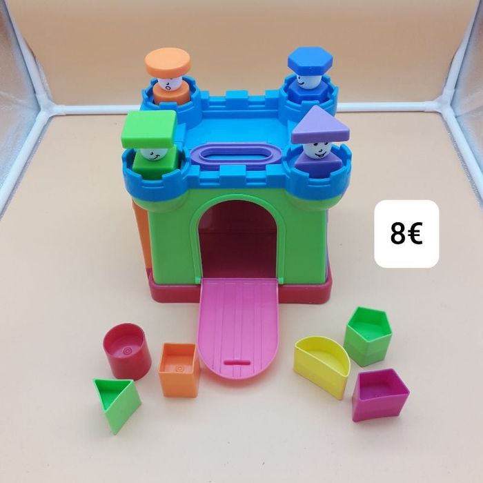 Chateau des formes vert baudet