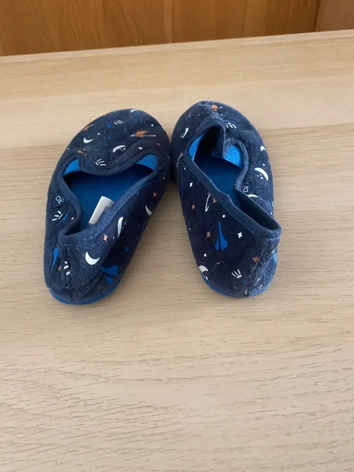 Chaussons pantoufles garçon bleu étoile planète galaxie système solaire okaidi pointure 30 - photo numéro 3
