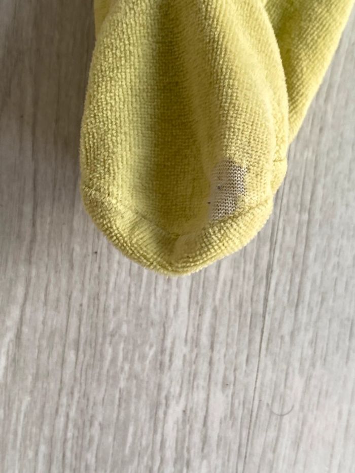 Grenouillère 9 mois Kiabi petit défaut - photo numéro 2