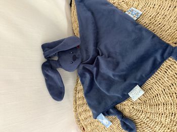 Doudou plat triangle lapin bleu foncé  Lapidou NATTOU