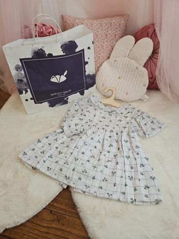 Robe blanche à carreaux vert fleurs