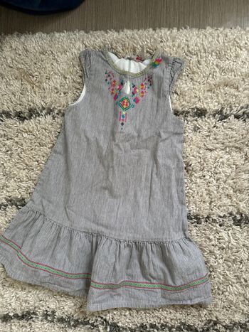 Joli robe orchestra 5 ans peu porté