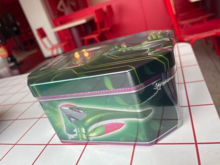 Pokemon paradox clash tin iron leaves ex en anglais - photo numéro 2