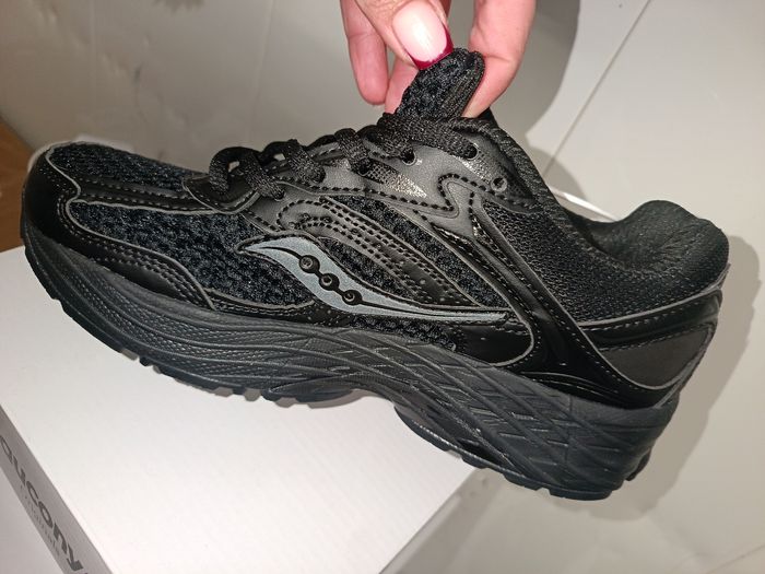 Basket neuve sauconyy T42 - photo numéro 3