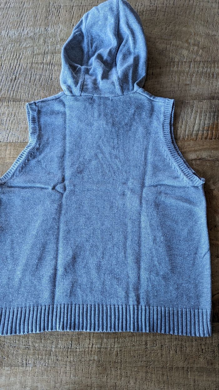 Pull à capuche sans manche - photo numéro 3