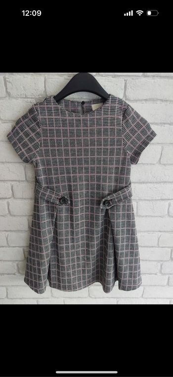 Robe Zara taille 7 ans