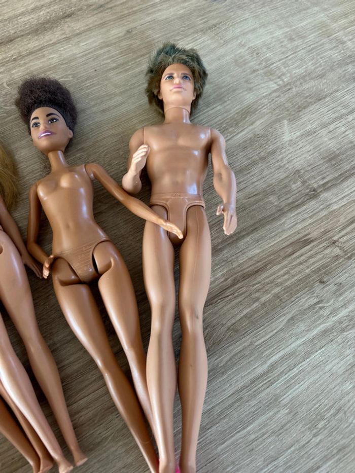 Lot de 4 Barbies + Ken Mattel - photo numéro 3