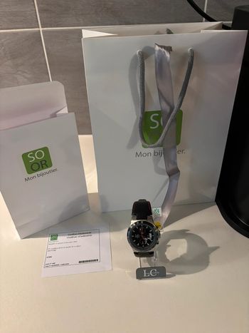 Montre  neuf Louis chatel