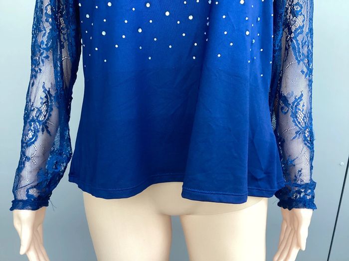 Haut bleu marine Shein dentelle et strass – Taille 2XL mais taille petit (S/M) - photo numéro 4