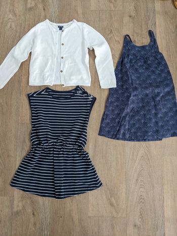 Lot vetements fille 4 ans robes