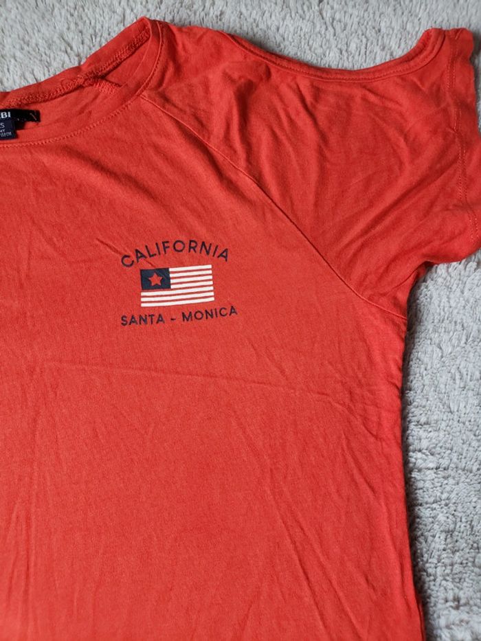 T-shirt rouge épaules dénudées taille 14 ans - photo numéro 2