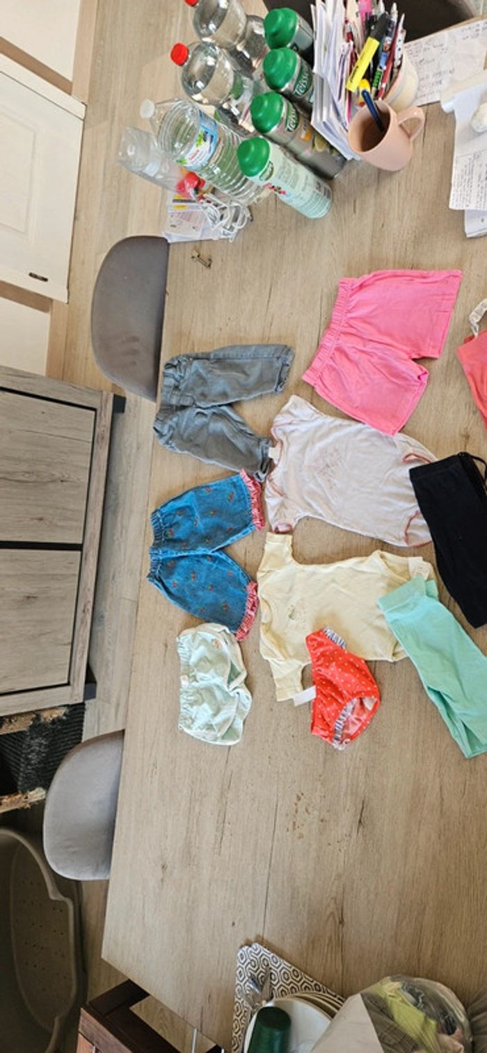 Lot de 38 vêtements fille printemps/été en 12 mois, très bon etat - photo numéro 14