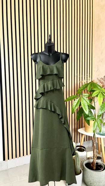 Robe kaki avec fente à fines bretelles