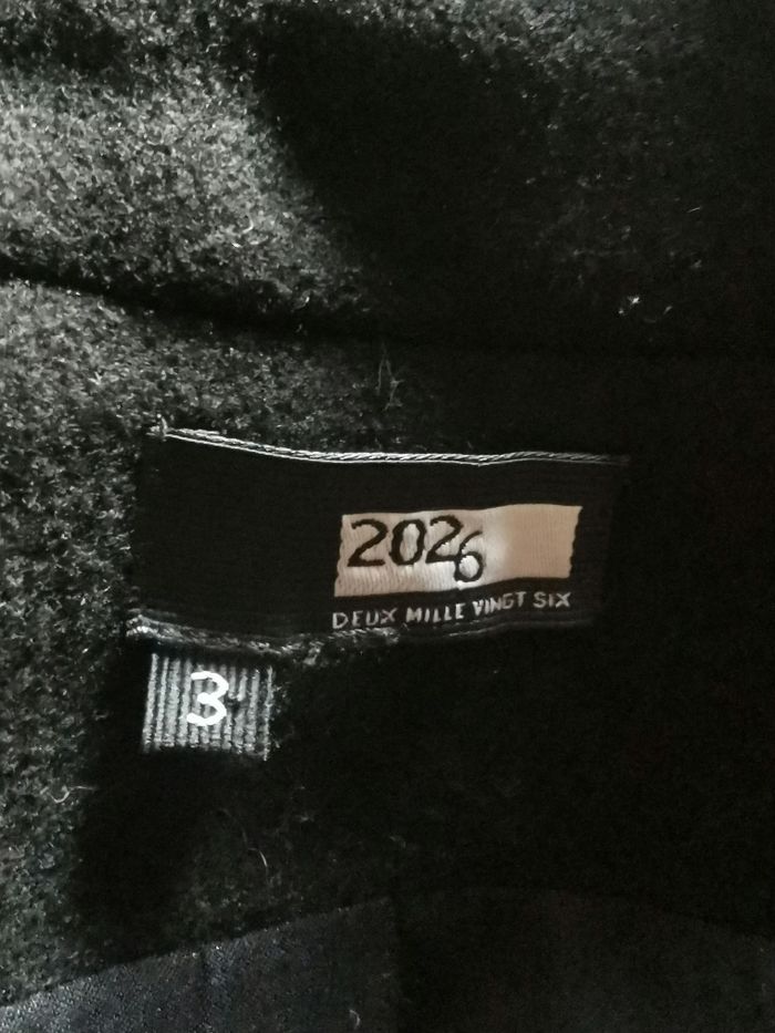 Veste noire coupe perfecto 2026 - photo numéro 8