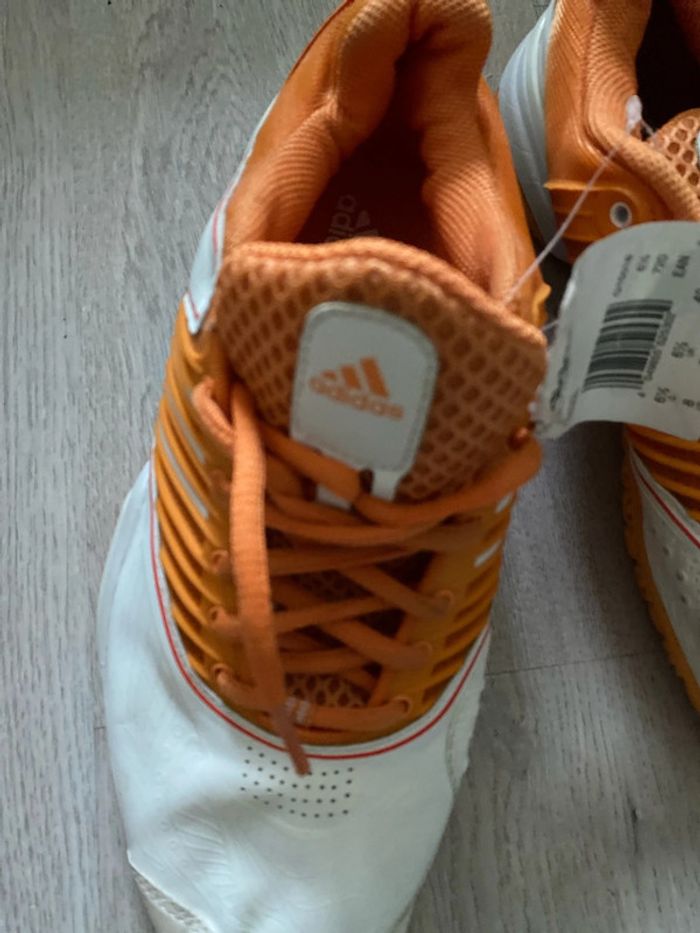 Chaussures Baskets Adidas pointure 40 Neuve - photo numéro 4