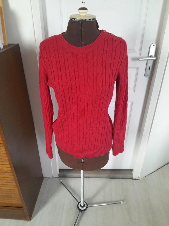 Joli pull torsadé avec boutons Charter Club modele petite