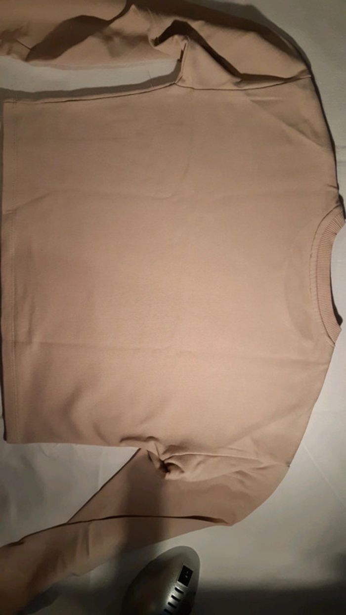 T-shirt Bershka rose clair en XS pour fille. - photo numéro 6