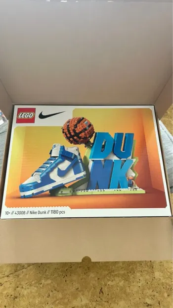 Lego Nike Dunk 2025