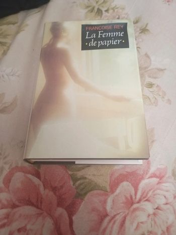 Livre la femme de papier