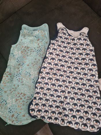 Lot de 2 gigoteuses 