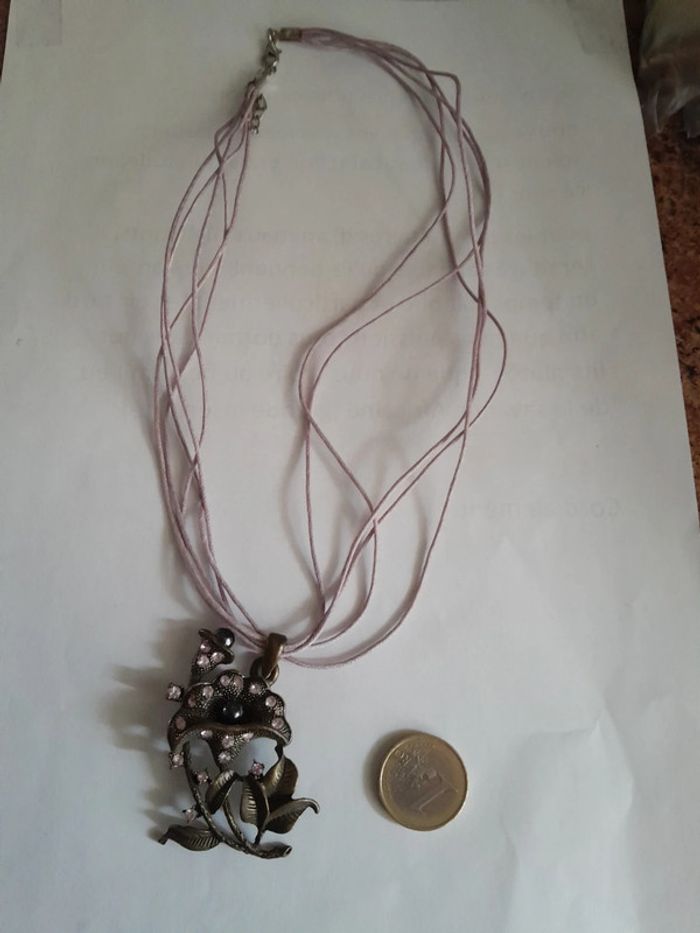 Sublime collier vintage fleur