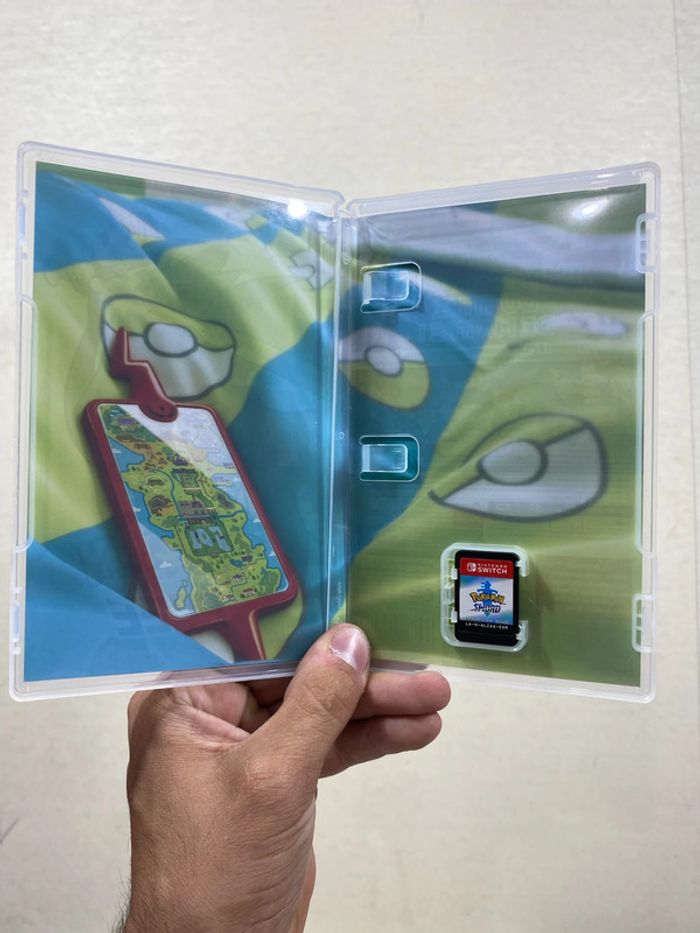📦 Jeu Pokémon Épée - Nintendo Switch - photo numéro 3